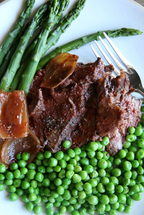 Lento Cooker Pot Roast with Peas and Asparagus Recipe