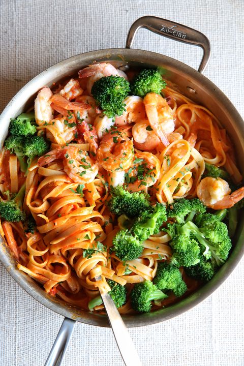 kremete Tomato Fettuccine with Shrimp and Broccoli Recipe