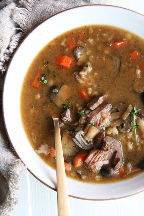 Lento Cooker Beef and Barley Soup Vertical