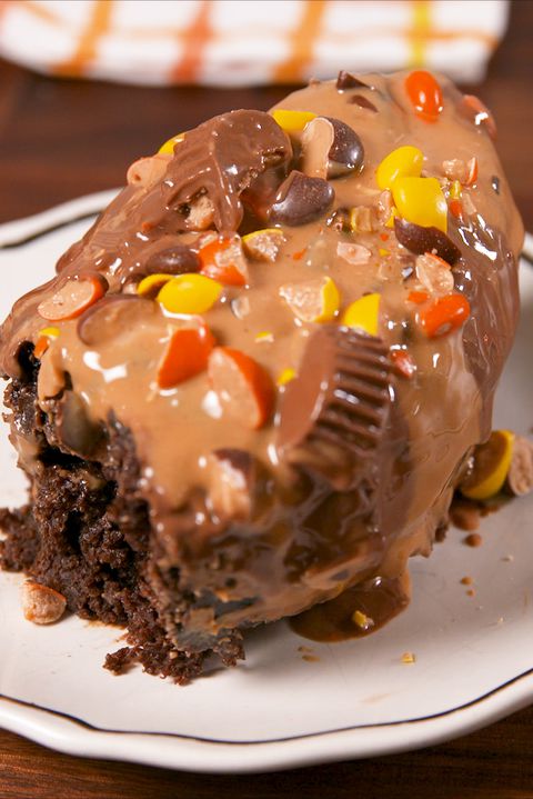 Crock-Pot Reese's Cake Vertical