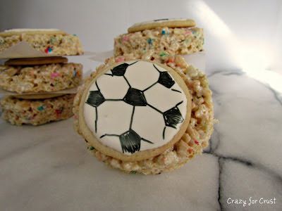 http://www.crazyforcrust.com/2011/10/soccer-crispy-treats/