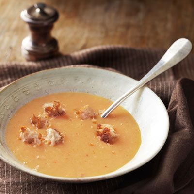 fript garlic and potato soup with croutons