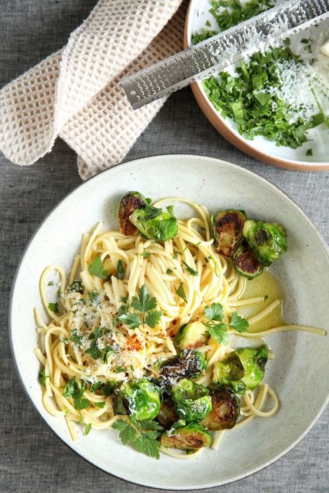 kremete Linguine with Brussels Sprouts Recipe