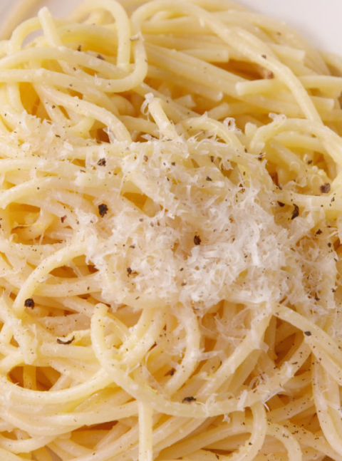 Tre-Ingredient Spaghetti Vertical