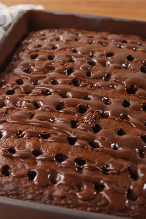 Смрт By Chocolate Poke Cake Vertical