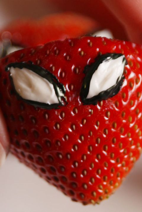 Спидерман-Инспиред Strawberries Vertical