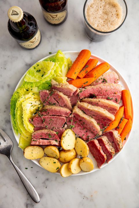 Powolny Cooker Corned Beef & Cabbage Vertical