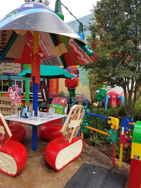 Houtachtig's Lunch Box at Toy Story Land